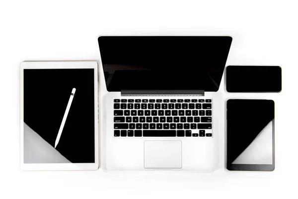 Office table with laptop computer, digital tablet, smartphone, p — Stock Photo, Image