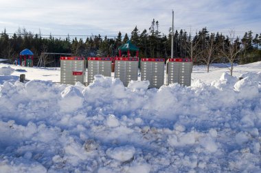  Büyük bir kar fırtınasının ardından Kanada Posta Posta Kutuları karla kapatıldı.