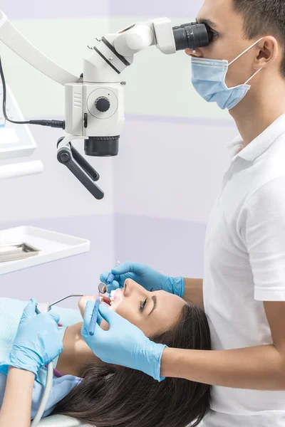Patient in Zahnarztpraxis — Stockfoto