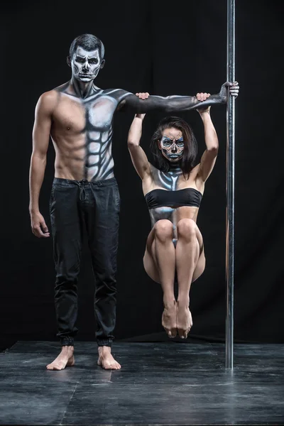 Couple of dancers with body-art — Stock fotografie