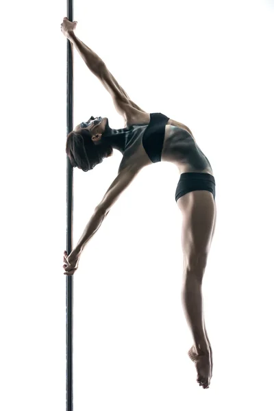 女子撑竿跳高与人体艺术在塔上的舞者 — 图库照片