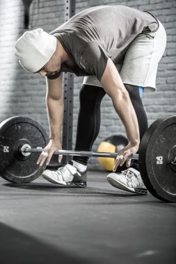 CrossFit egzersiz halter ile mans