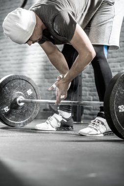 CrossFit egzersiz halter ile mans