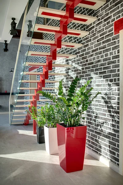 Elegante escalera en el interior moderno — Foto de Stock