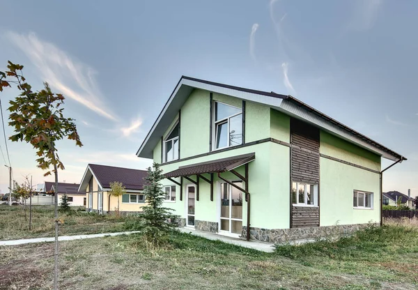 новий приватний будинок