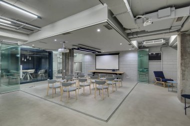 Çatı katı tarzında parlayan office