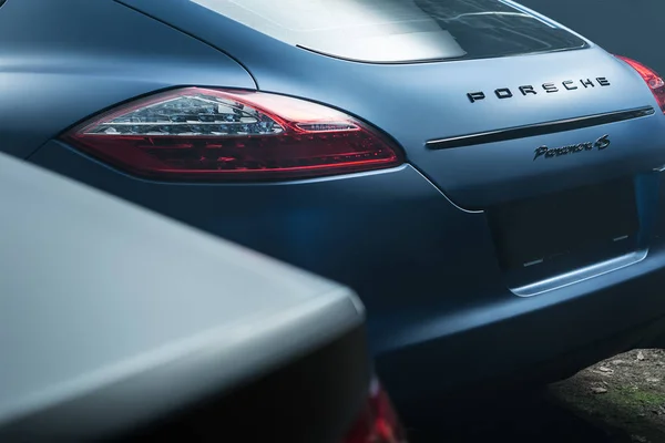 Porsche Panamera 4S hangolás — Stock Fotó