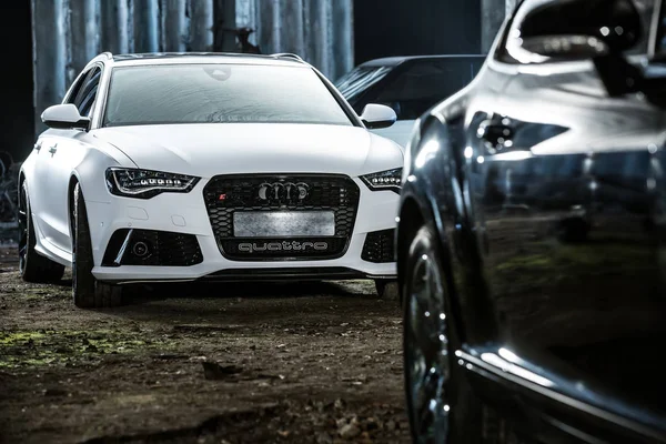 Fehér Audi Rs6 tuning — Stock Fotó