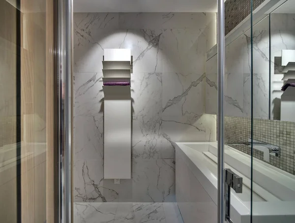 Modern stílusú fürdőszoba — Stock Fotó
