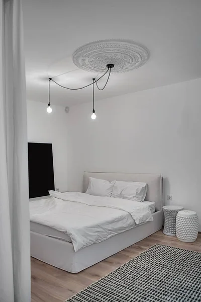 Camera da letto in stile moderno — Foto Stock