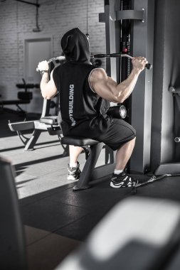 Güçlü spor olarak çalışma mans