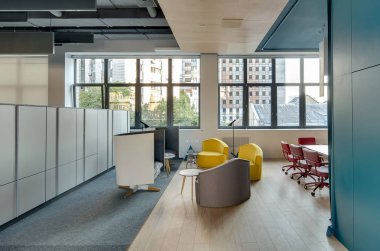 Çatı katı tarzında bir ofis
