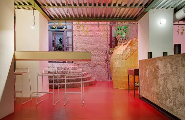 Çatı katı tarzında Cafe