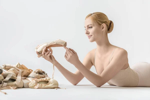 Ballerina mit Spitzenschuhen — Stockfoto