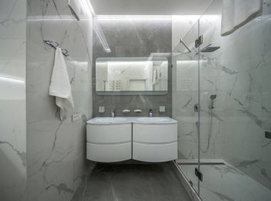 Modern tarzda ışık banyo