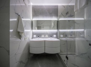 Modern tarzda ışık banyo