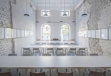 Çatı katı tarzında Cafe