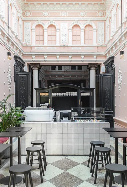 Restaurant with stucco molding — Stock Image Restaurant with stucco molding Royalty Free Stock Photos