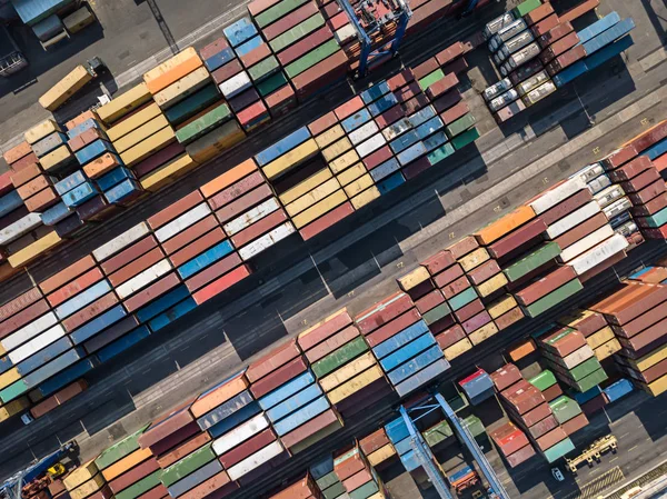 Birçok kapları ile depo