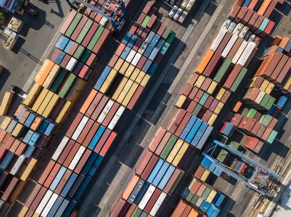 Birçok kapları ile depo