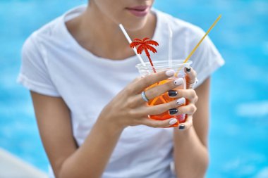 Portakallı kokteyl model