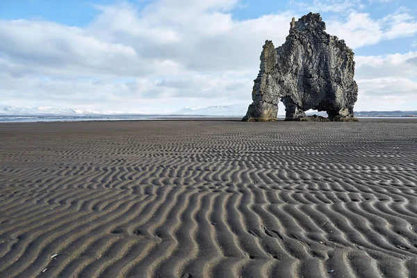 Hvitserkur bazalt oluşumu