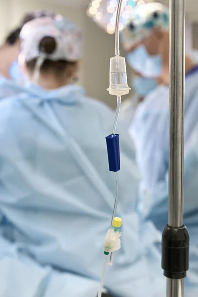 Médicos na sala de operações — Fotografia de Stock