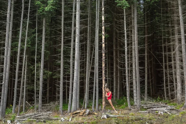 Ballerino in posa all'aperto — Foto Stock