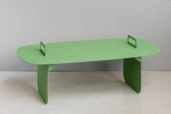 Metall gröna bordet — Stockfoto