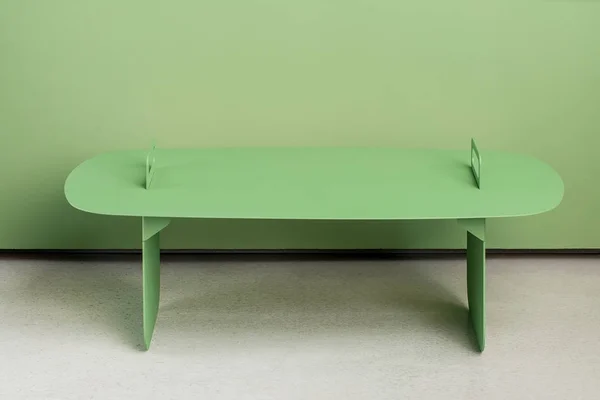 Kovový zelený stůl — Stock fotografie