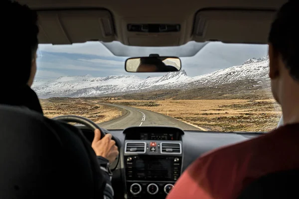 Jízdě po okresní silnici na Islandu — Stock fotografie