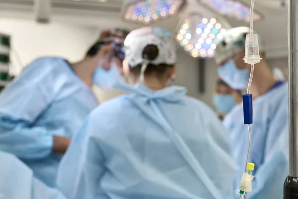 Lekarze w sali operacyjnej — Zdjęcie stockowe