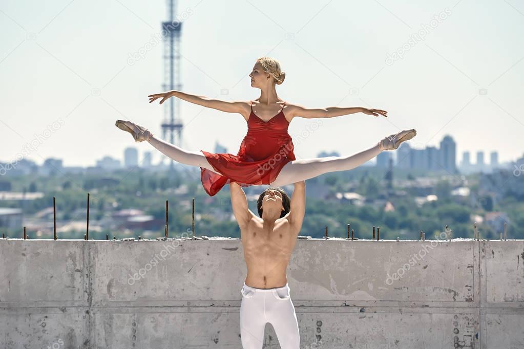 Ballet dancers posing outdoors