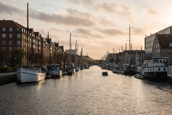 Staden kanalen i Köpenhamn — Stockfoto