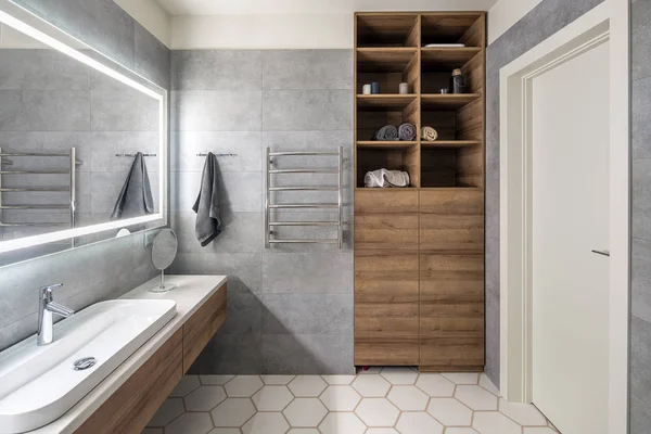 Kamar mandi bergaya dalam gaya modern — Stok Foto
