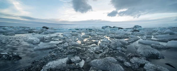 Исландский ландшафт ледяной поверхности моря — стоковое фото