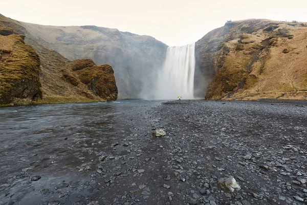 Paisaje islandés de cascada —  Fotos de Stock