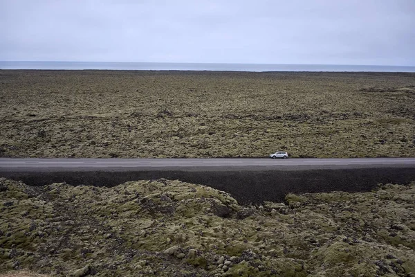 国の道路でアイスランドの風景 — ストック写真