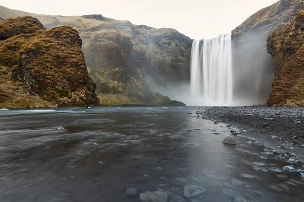 Icelandic landscape of waterfall — Stock Photo, Image