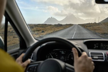 İzlanda manzara manzaraya arabanın içinden