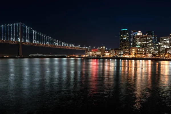 Paysage urbain nocturne de San Francisco — Photo
