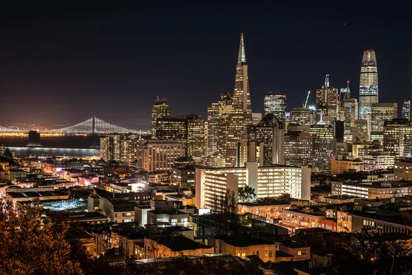 Ночной городской пейзаж Сан-Франциско — стоковое фото