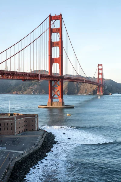 Hermoso paisaje urbano de Golden Gate Bridge —  Fotos de Stock