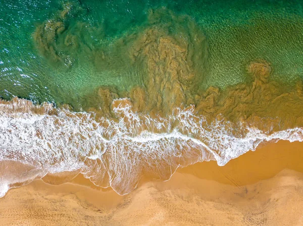 Tropische landschap van strand en zee — Stockfoto