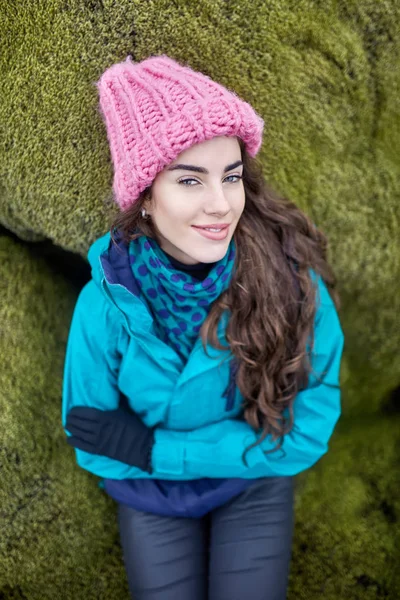 Chica posando al aire libre — Foto de Stock