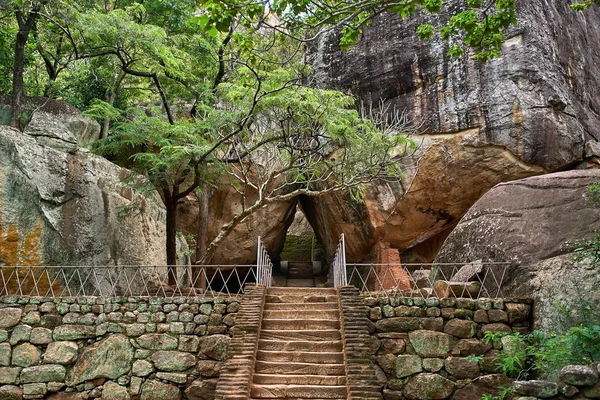Ciudadela de Sigiriya - Lion Rock — Foto de Stock