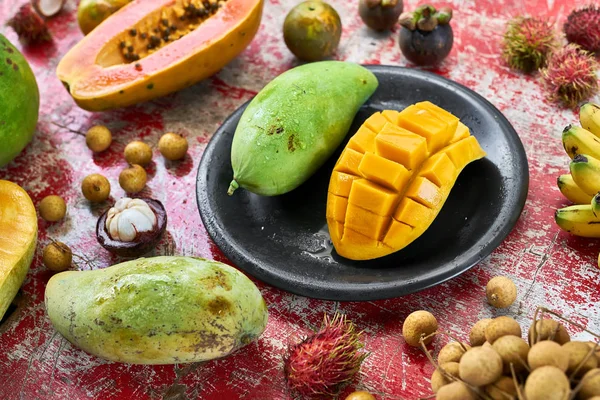 Renkli egzotik meyve — Stok fotoğraf