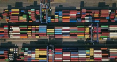 Birçok kapları ile depo