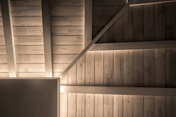 照明とインテリアのライト木製の天井 — ストック写真