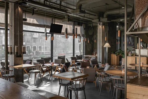 Інтер'єр сучасного кафе в стилі лофт — стокове фото